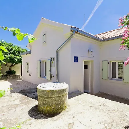 Ferienhaus Holiday Verudica *